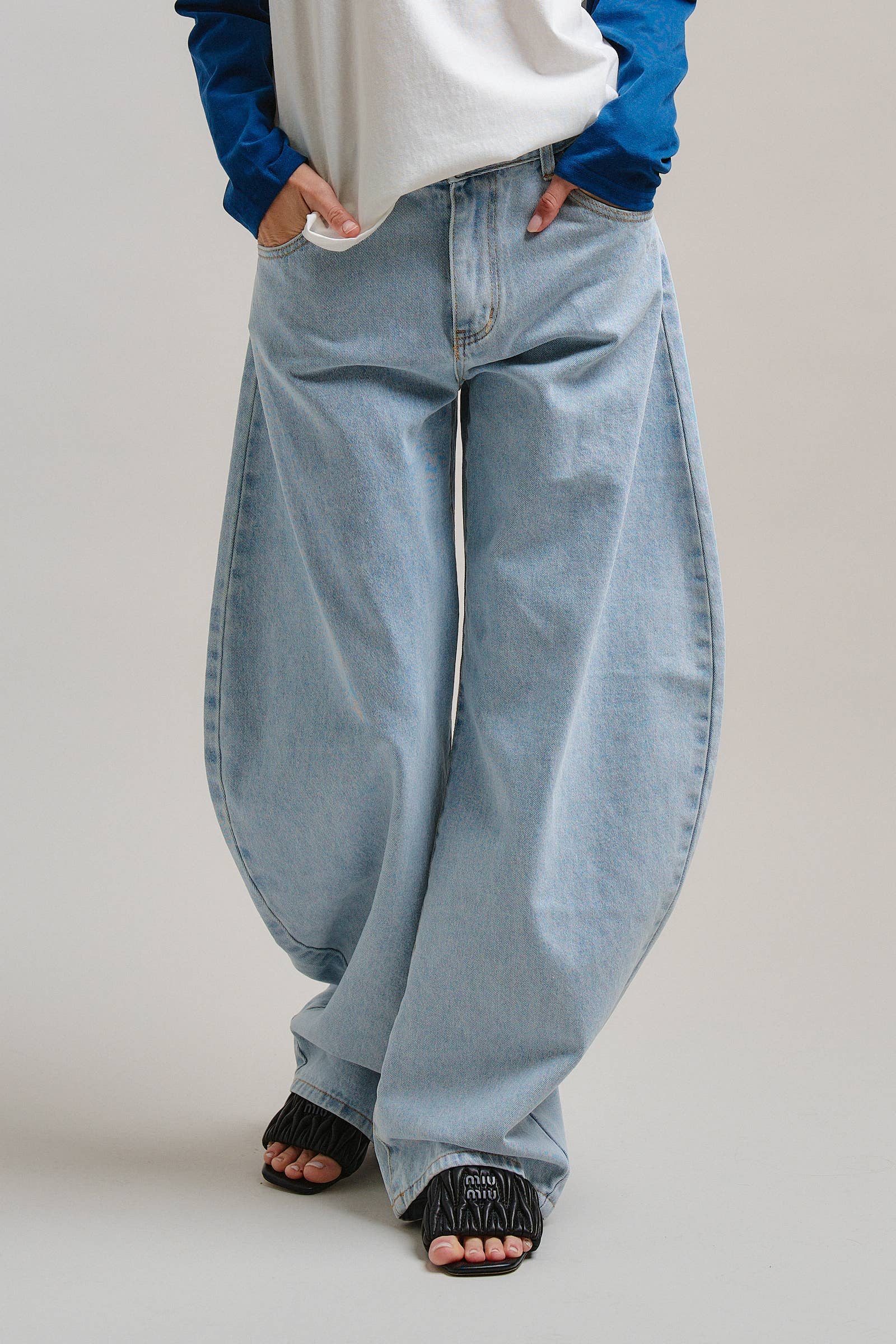 Architectural Horseshoe Barrel Jeans
