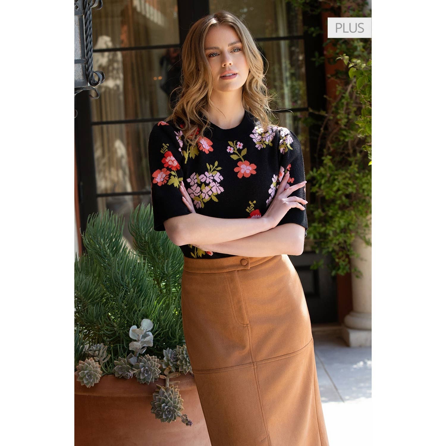 /Size Xl/ Short Sleeve Flower Knit Top