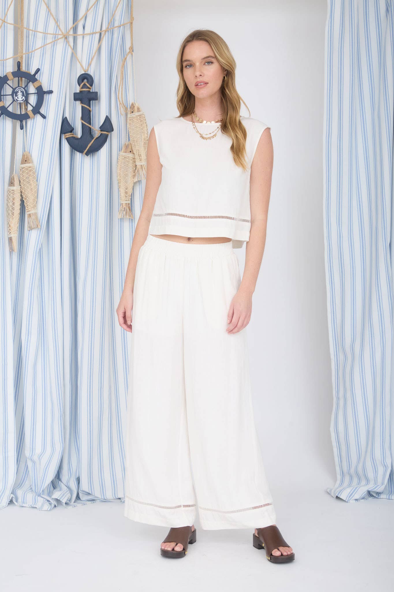 Sleeveless Ladder Lace Trim Linen Crop Top