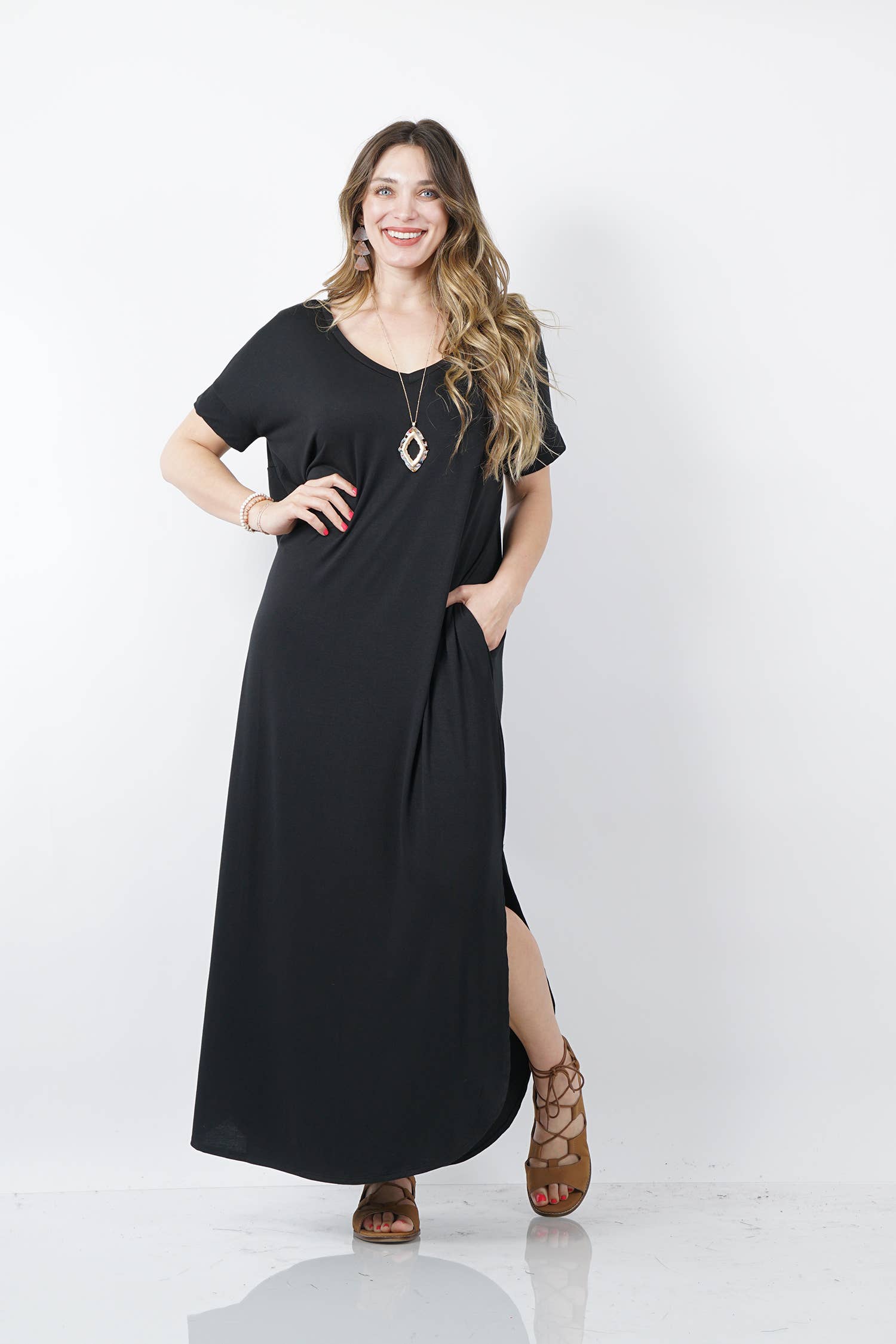 ..SI-15902 Plus Size Viscose Side Slit V-Neck Maxi Dress