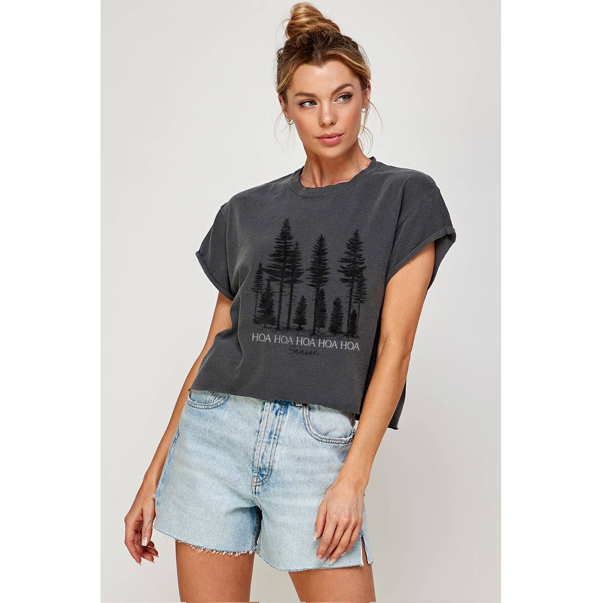 Hoa Hoa Hoa Season Graphic Crop Top
