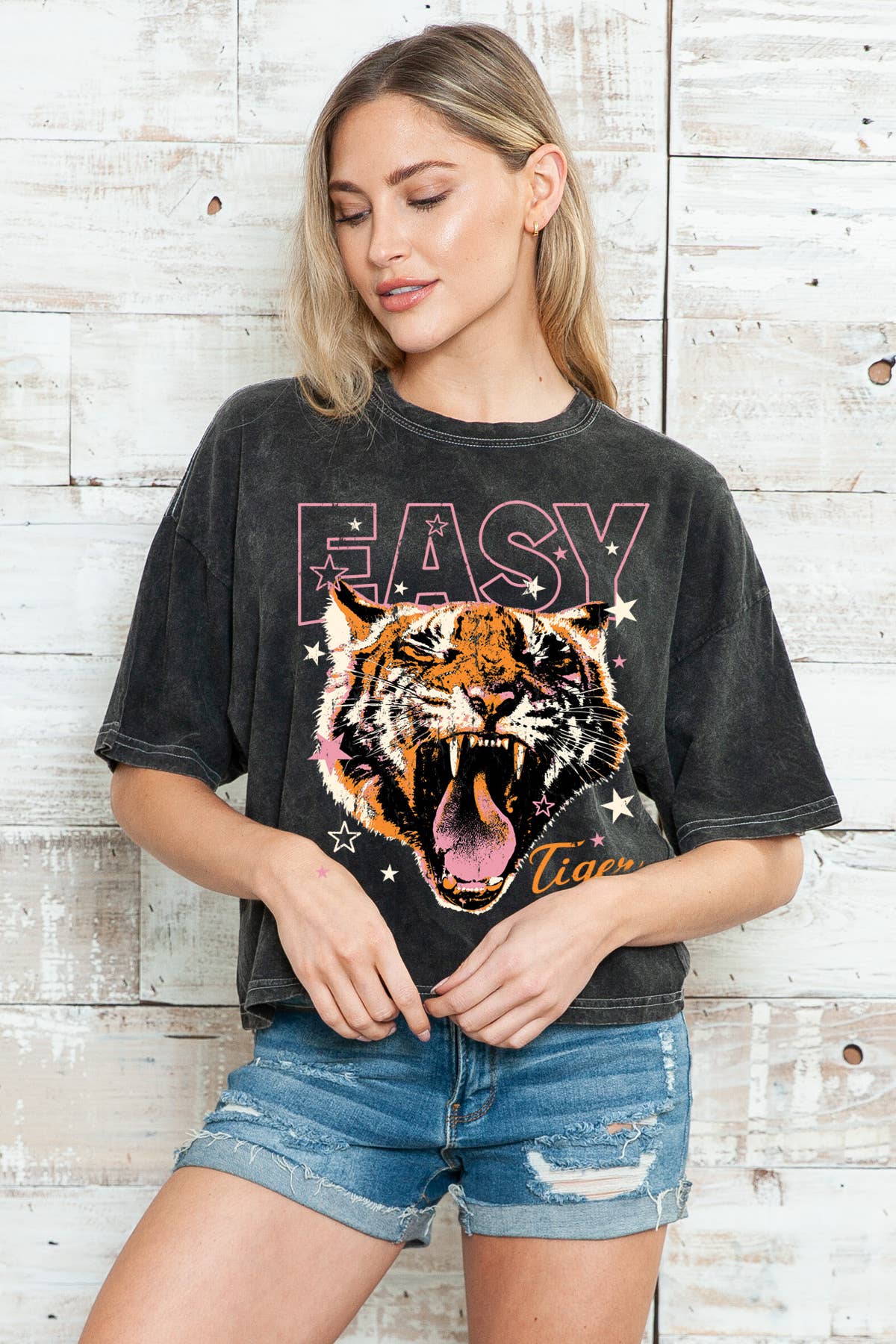 Women Tiger Graphic Print Mineral Wash Crop Top