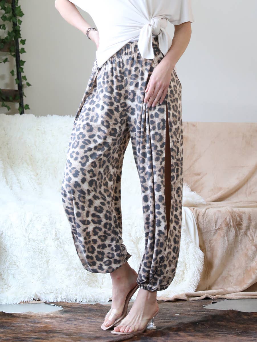 `.Leopard Print Side Split Yoga Pants