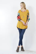 .....SI-10786 3Q Bishop Sleeve Contrast Curved Hem Top