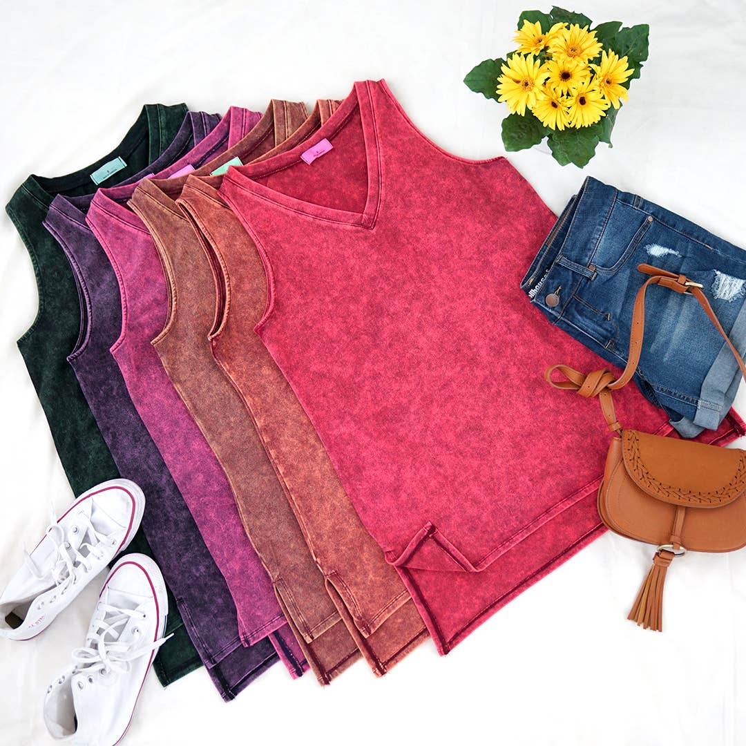 `.Mineral Wash Tank Top w/ Side-Slit Plus Size
