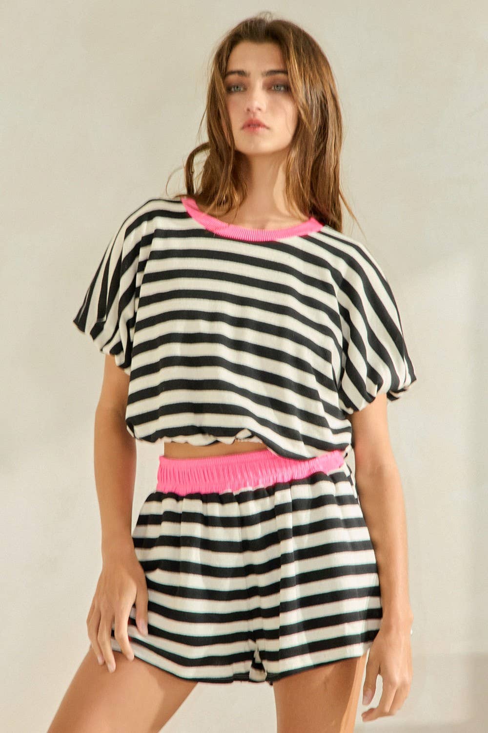 P5468B-1 Contrast Elastic Waist Banded Striped Shorts