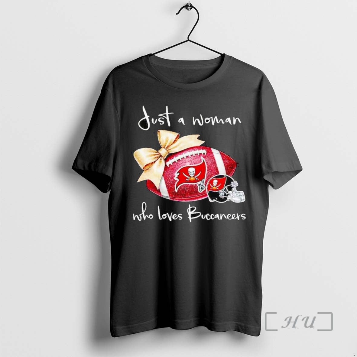 Limited Edition Just A Woman Who Loves Tampa Bay Buccaneers Tee Shirt Sweater