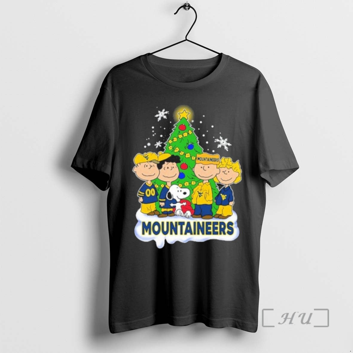 Limited Edition West Virginia Mountaineers X The Peanuts Merry Christmas Tee Shirt Sweater