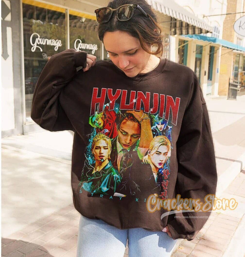 Vintage Hyunjin Stray Kids Graphic Sweatshirt Retro 5 Star D
