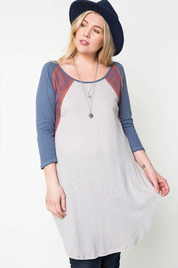 .SI-1305 Plus Size Raglan Shift Tunic Dress